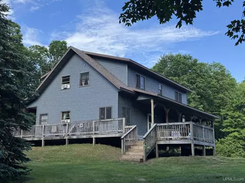 e996 Mcafee Road, Trenary, MI 49891