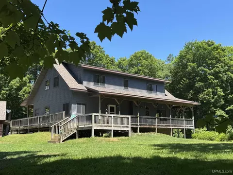 e996 Mcafee Road, Trenary, MI 49891
