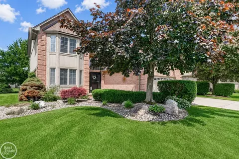20415 Balmoral, Macomb, MI 48044 photo 1