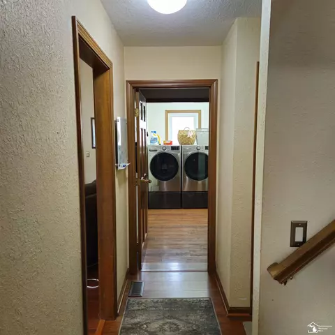 Entry Way - 1461 W Smith, Temperance, MI 48182 photo 5 of 9
