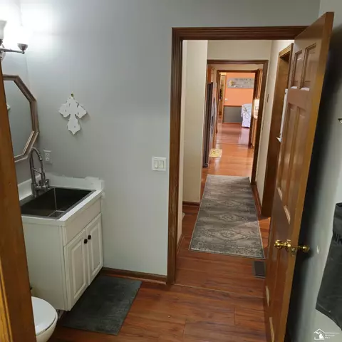 Entry Way - 1461 W Smith, Temperance, MI 48182 photo 6 of 9