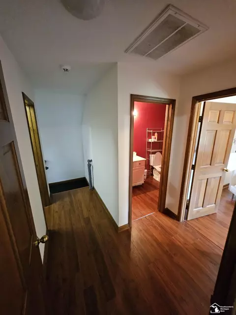 Entry Way - 1461 W Smith, Temperance, MI 48182 photo 8 of 9