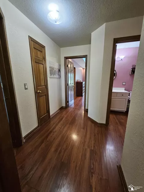 Entry Way - 1461 W Smith, Temperance, MI 48182 photo 4 of 9