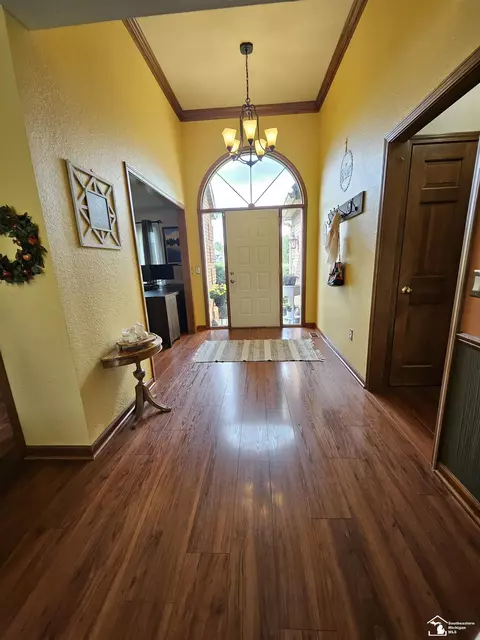 Entry Way - 1461 W Smith, Temperance, MI 48182 photo 1 of 9