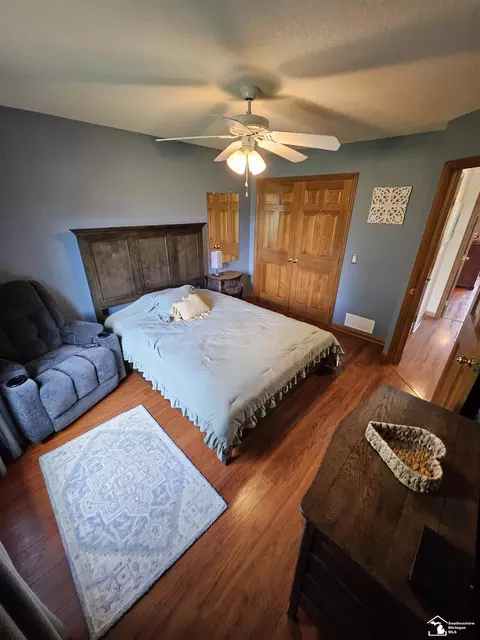 Bedroom - 1461 W Smith, Temperance, MI 48182 photo 4 of 11