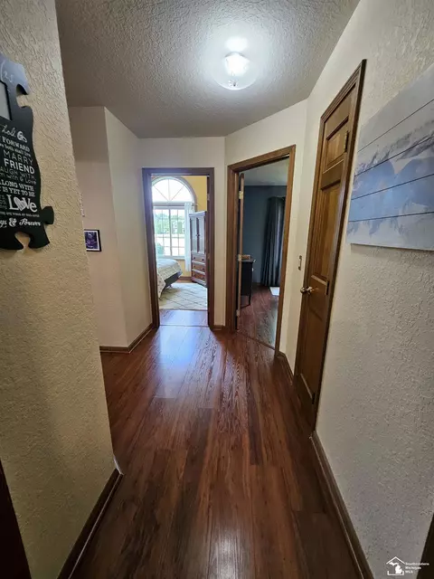 Entry Way - 1461 W Smith, Temperance, MI 48182 photo 3 of 9