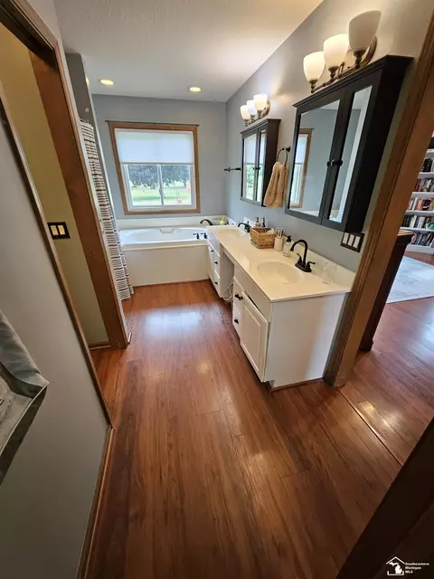 Bath - 1461 W Smith, Temperance, MI 48182 photo 1 of 8