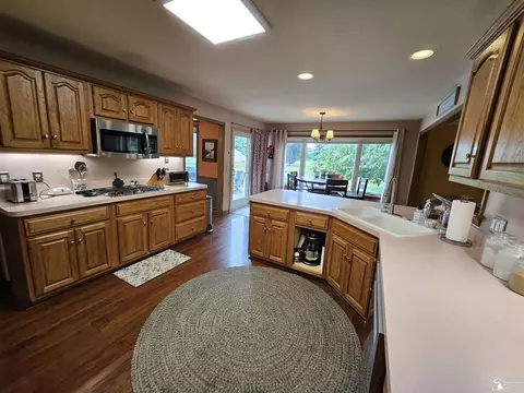 Kitchen - 1461 W Smith, Temperance, MI 48182 photo 5 of 7