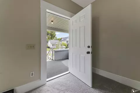 Entry Way - 231 W 7th, Monroe, MI 48161 photo 1 of 6