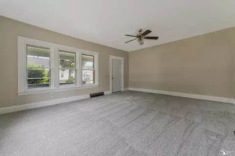 Living - 231 W 7th, Monroe, MI 48161 photo 3 of 3