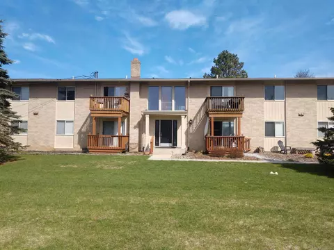 2911 Seymour Lk #2, Oxford, MI 48371