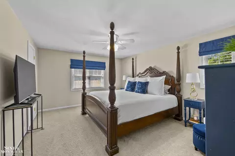 Bedroom - 535 539 St Clair, Grosse Pointe, MI 48230 photo 1 of 8