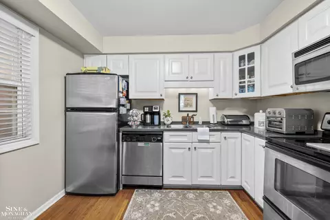 Kitchen - 535 539 St Clair, Grosse Pointe, MI 48230 photo 4 of 4