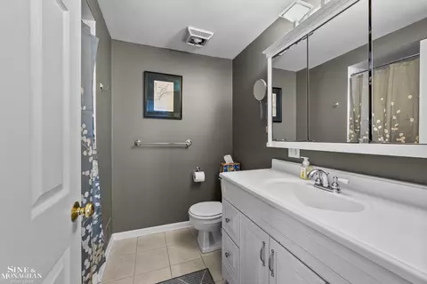 Bath - 535 539 St Clair, Grosse Pointe, MI 48230 photo 9 of 10