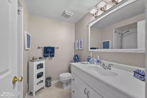 Bath - 535 539 St Clair, Grosse Pointe, MI 48230 photo 2 of 10