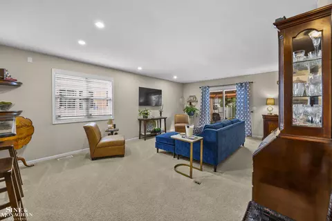 Living - 535 539 St Clair, Grosse Pointe, MI 48230 photo 1 of 5