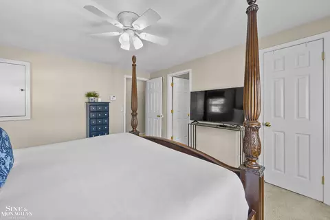 Bedroom - 535 539 St Clair, Grosse Pointe, MI 48230 photo 2 of 8