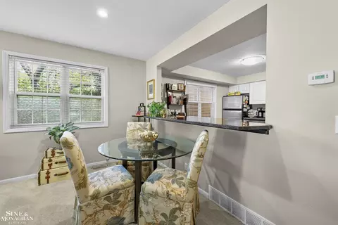 Dining - 535 539 St Clair, Grosse Pointe, MI 48230 photo 1 of 1