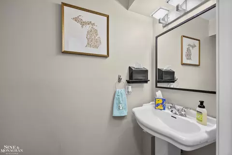 Bath - 535 539 St Clair, Grosse Pointe, MI 48230 photo 6 of 10