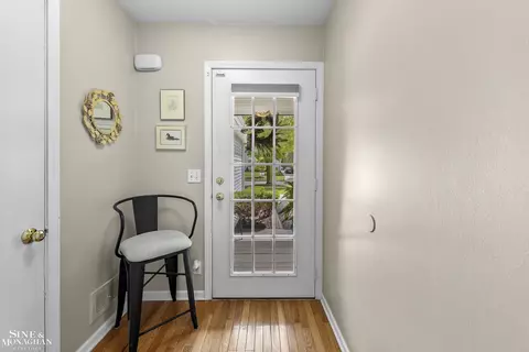 Entry Way - 535 539 St Clair, Grosse Pointe, MI 48230 photo 4 of 5