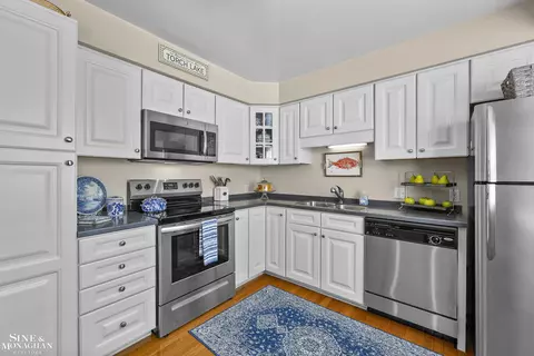 Kitchen - 535 539 St Clair, Grosse Pointe, MI 48230 photo 1 of 4