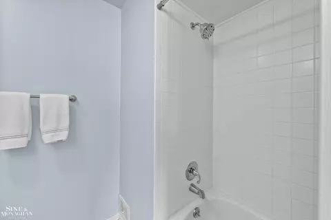 Bath - 535 539 St Clair, Grosse Pointe, MI 48230 photo 5 of 10