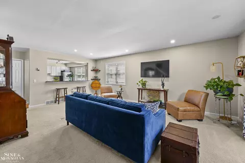Living - 535 539 St Clair, Grosse Pointe, MI 48230 photo 3 of 5