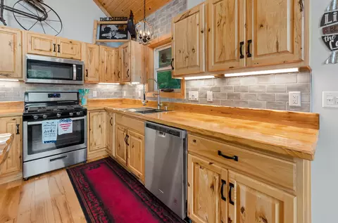 Kitchen - 3188 W W Riv, Gladwin, MI 48624 photo 3 of 8