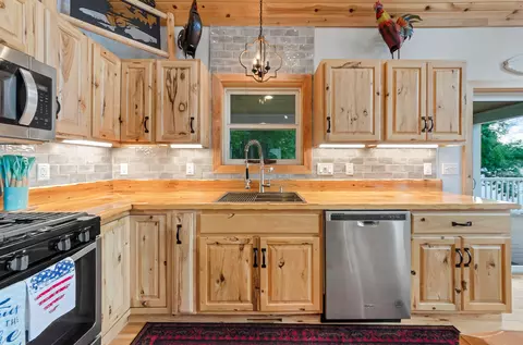 Kitchen - 3188 W W Riv, Gladwin, MI 48624 photo 2 of 8
