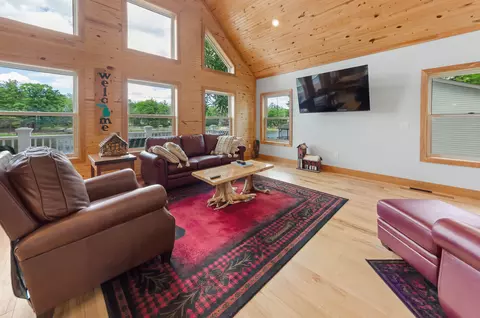 Living - 3188 W W Riv, Gladwin, MI 48624 photo 5 of 8