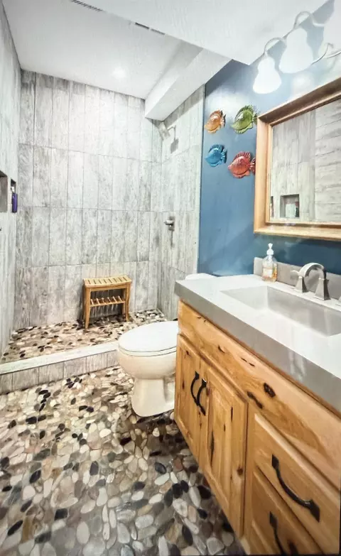 Bath - 3188 W W Riv, Gladwin, MI 48624 photo 5 of 7