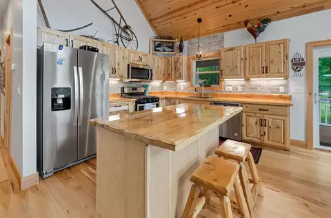 Kitchen - 3188 W W Riv, Gladwin, MI 48624 photo 4 of 8