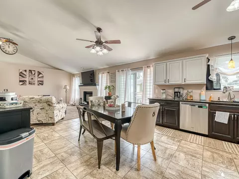 Dining - 2954 5th, Monroe, MI 48162 photo 2 of 2