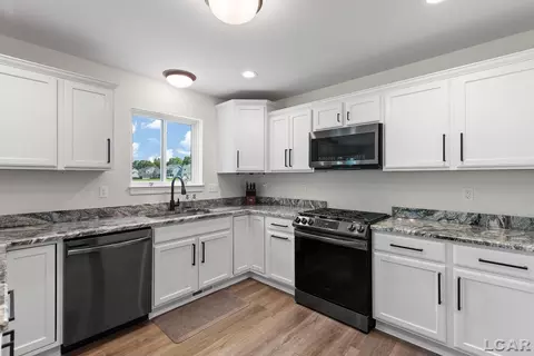 Kitchen - 1708 Nicholas, Adrian, MI 49221 photo 5 of 5