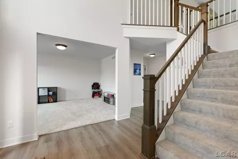 Entry Way - 1708 Nicholas, Adrian, MI 49221 photo 4 of 6