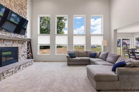 Living - 1708 Nicholas, Adrian, MI 49221 photo 2 of 2