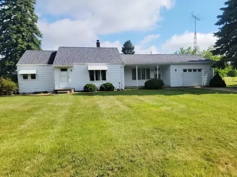 4422 Beach, Akron, MI 48701