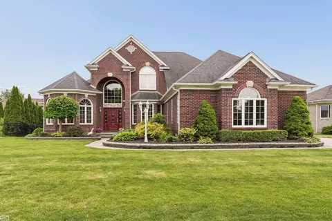 26578 Harvest Dr, Chesterfield, MI 48051
