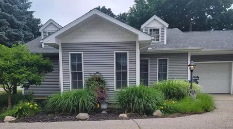 959 W A W Maumee, Adrian, MI 49221