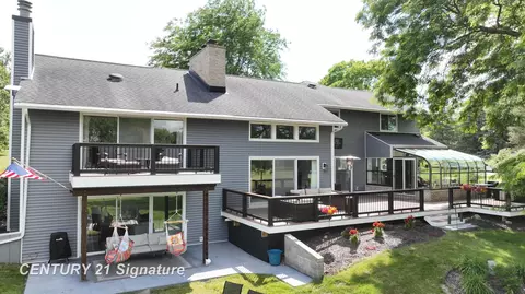 Exterior - 7492 River, Flushing, MI 48433 photo 6 of 16