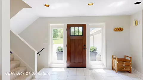 Entry Way - 7492 River, Flushing, MI 48433 photo 1 of 2