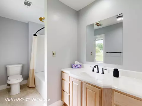 Bath - 7492 River, Flushing, MI 48433 photo 6 of 10