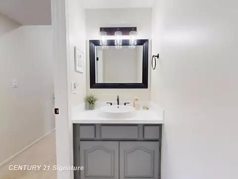 Bath - 7492 River, Flushing, MI 48433 photo 10 of 10