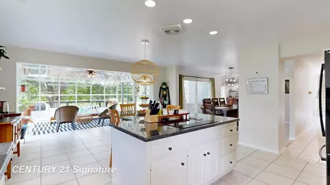 Kitchen - 7492 River, Flushing, MI 48433 photo 4 of 5