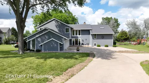 Exterior - 7492 River, Flushing, MI 48433 photo 3 of 16