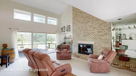 Living - 7492 River, Flushing, MI 48433 photo 1 of 4