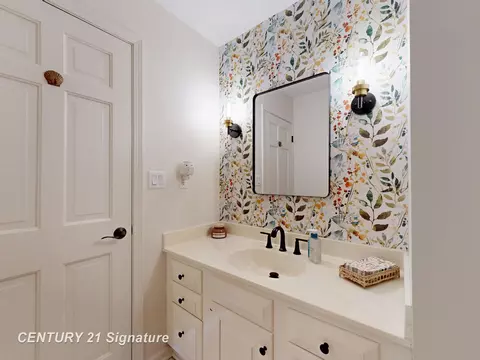 Bath - 7492 River, Flushing, MI 48433 photo 9 of 10