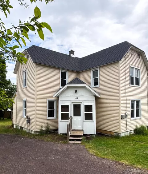 44 Third, South Range, MI 49963