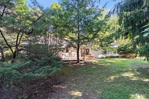 Exterior - 1417 Longfellow, Temperance, MI 48182 photo 4 of 9