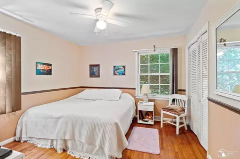 Bedroom - 1417 Longfellow, Temperance, MI 48182 photo 4 of 6